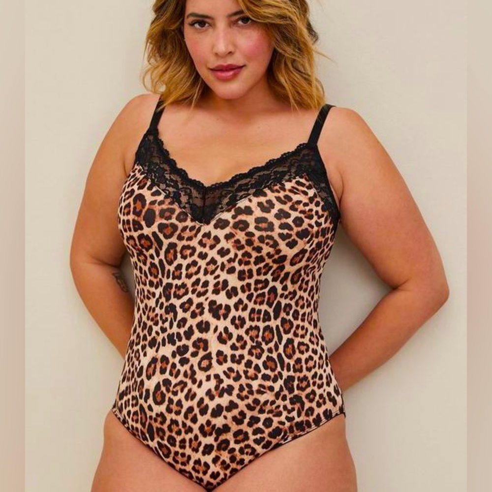 NWT Torrid Cheetah and Lace Deep-V Body Suit